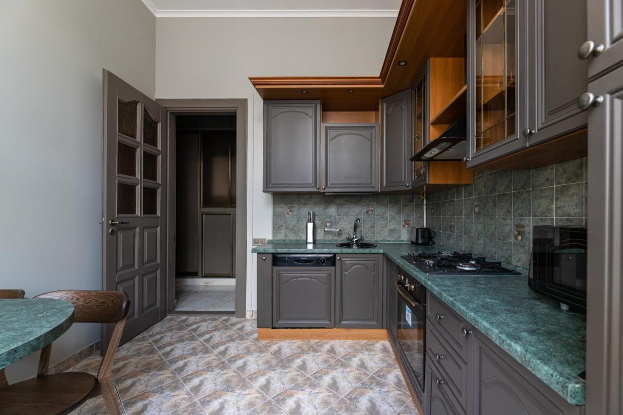 3 Room Apartments On Galytska Lviv Luaran gambar